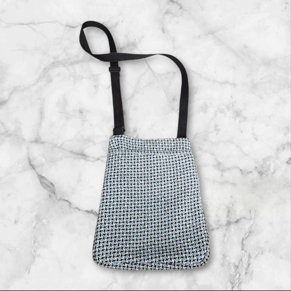 Kavu Cross Body Bag - Picture 2 of 5